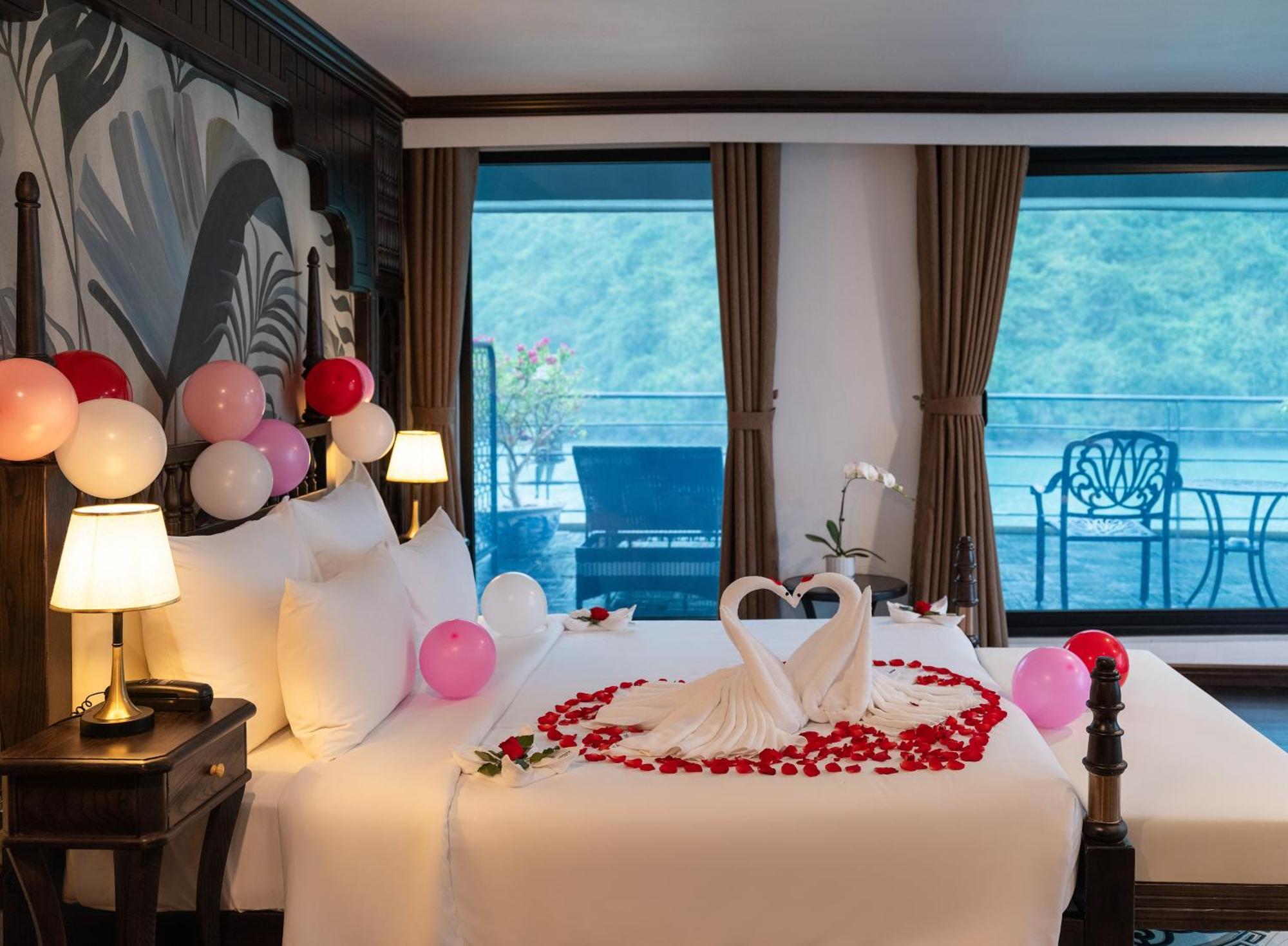 Era Premium Cruises Halong Hotel ฮาลอง ภายนอก รูปภาพ