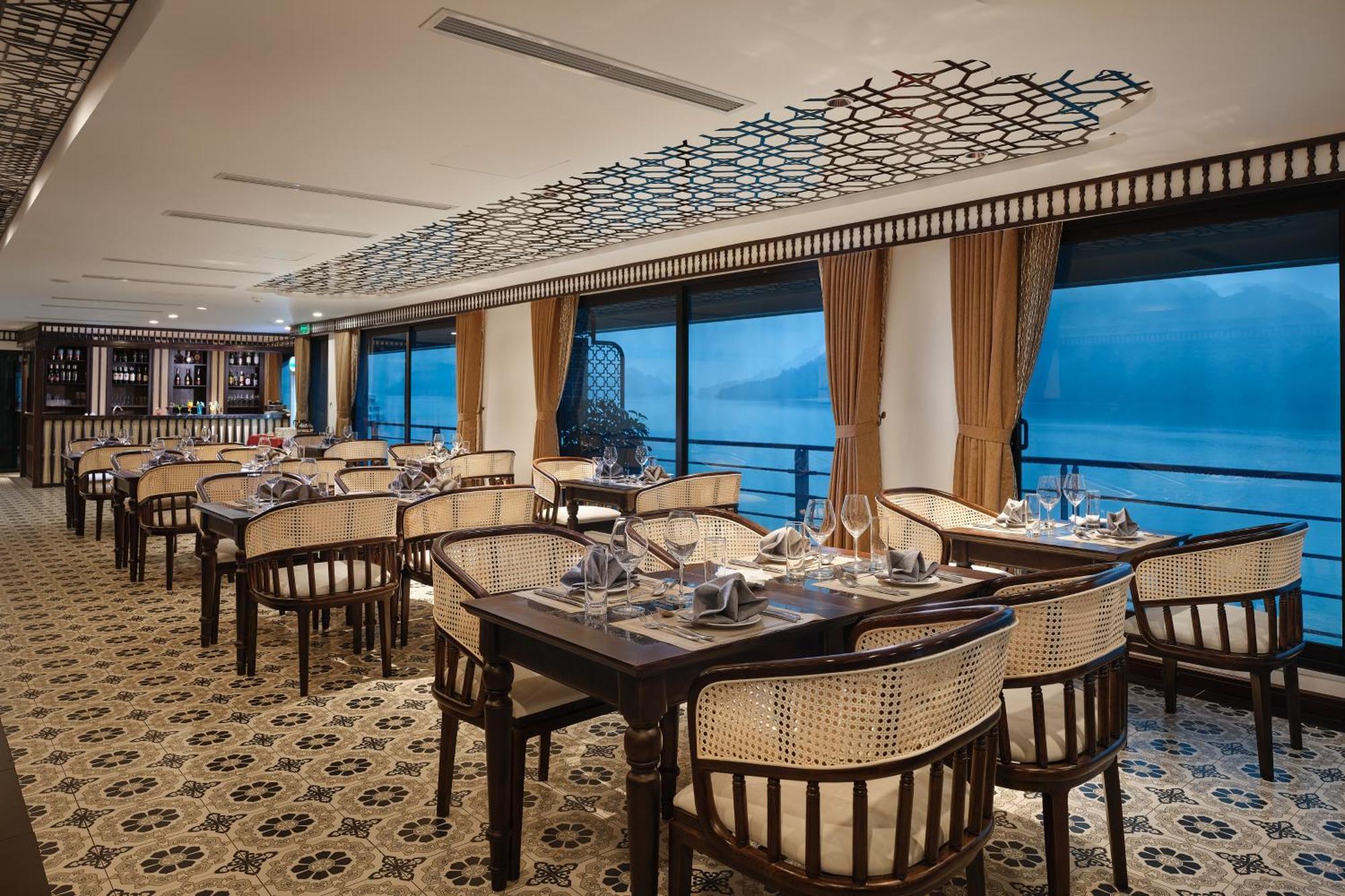 Era Premium Cruises Halong Hotel ฮาลอง ภายนอก รูปภาพ