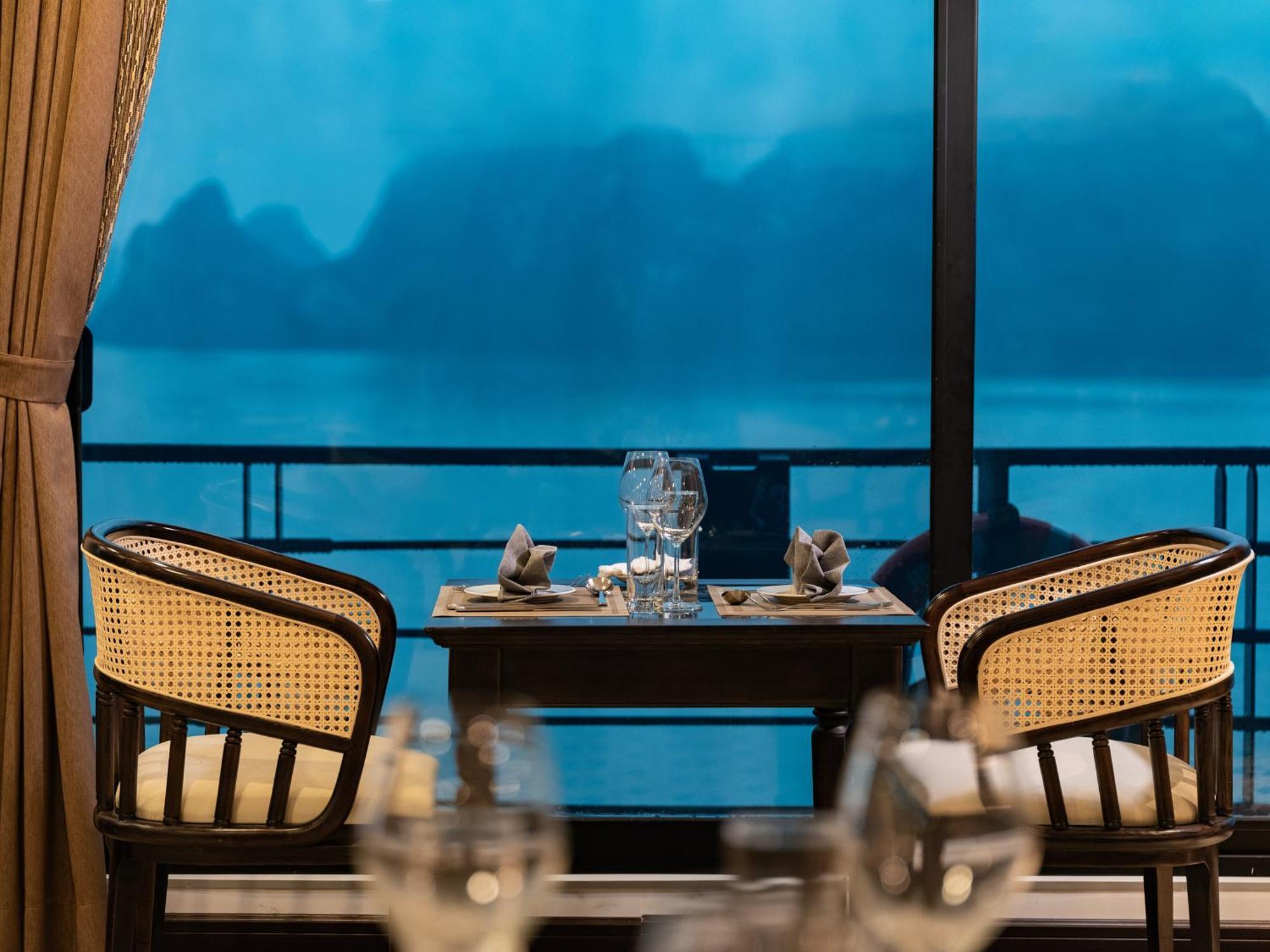 Era Premium Cruises Halong Hotel ฮาลอง ภายนอก รูปภาพ