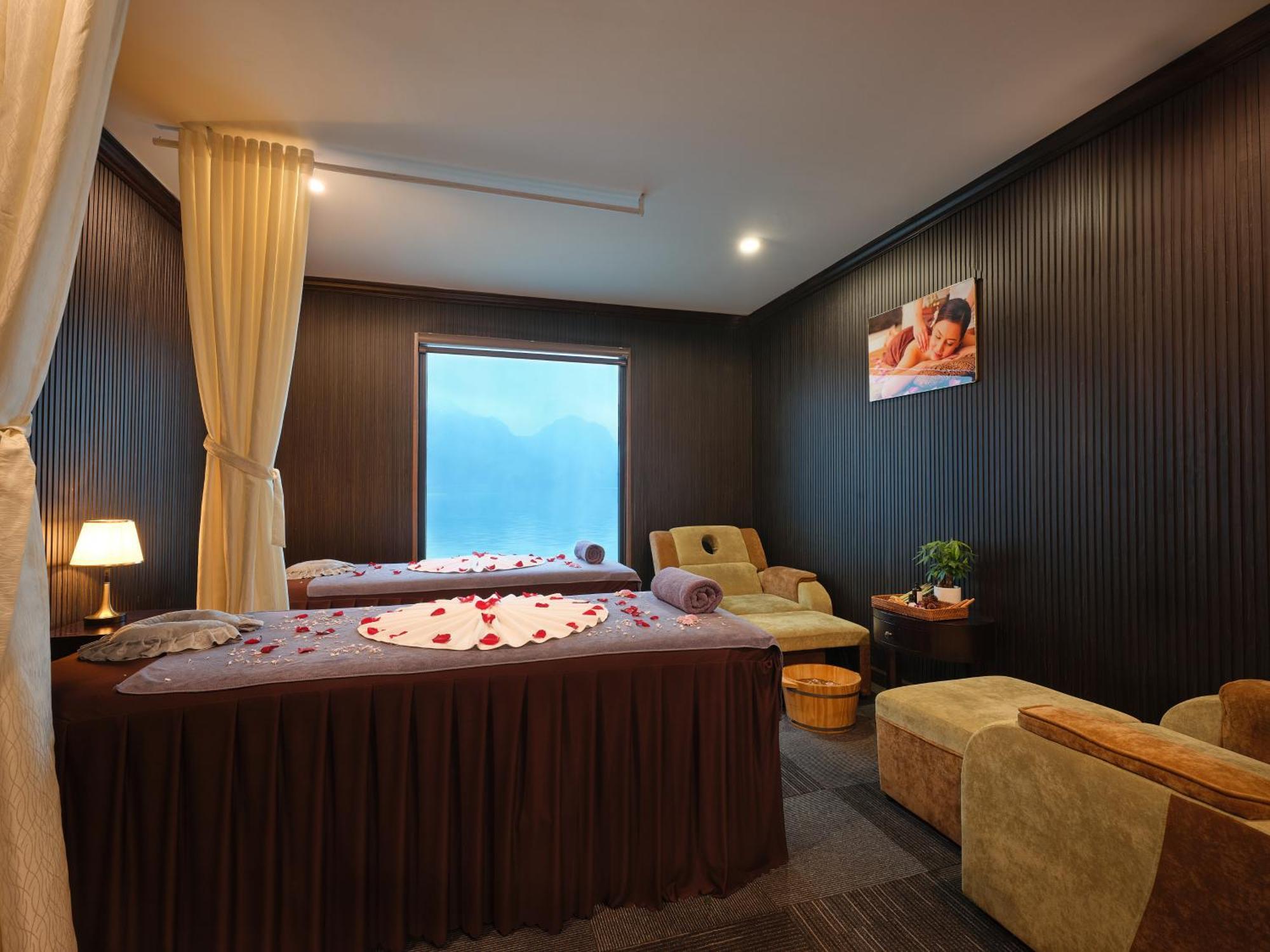 Era Premium Cruises Halong Hotel ฮาลอง ภายนอก รูปภาพ