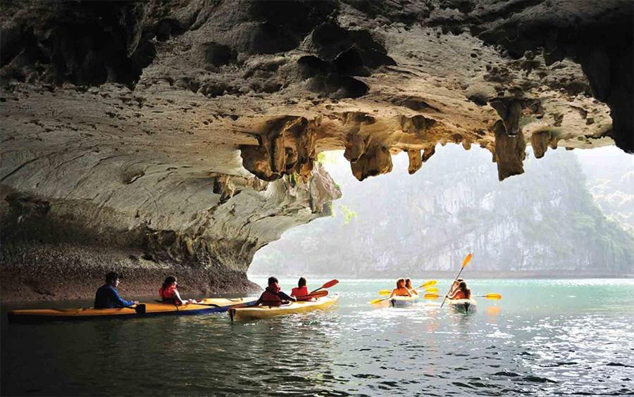 Era Premium Cruises Halong Hotel ฮาลอง ภายนอก รูปภาพ