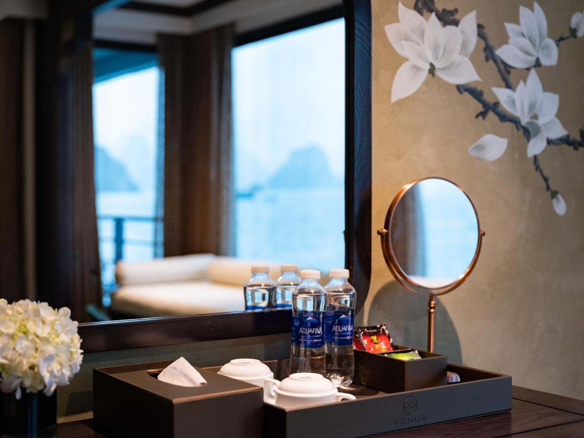 Era Premium Cruises Halong Hotel ฮาลอง ภายนอก รูปภาพ